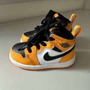 Toddler Jordan 1’s Taxi Black and White